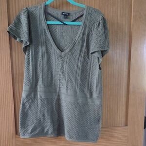 torrid Olive Textured V‑Neck Short Sleeve Knit Top